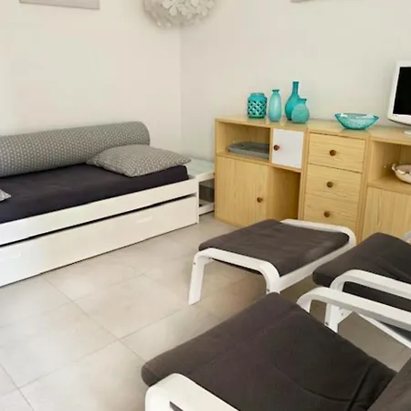 Apartment T3 Renove Avec Clim, Piscine Et Parking A 100m De La - Fr-1-607-24