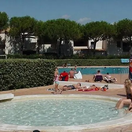 T3 Renove Avec Clim, Piscine Et Parking A 100m De La - Fr-1-607-24 * Agde