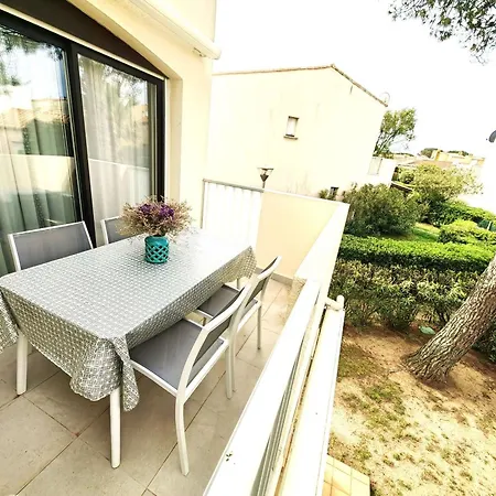 T3 Renove Avec Clim, Piscine Et Parking A 100m De La - Fr-1-607-24